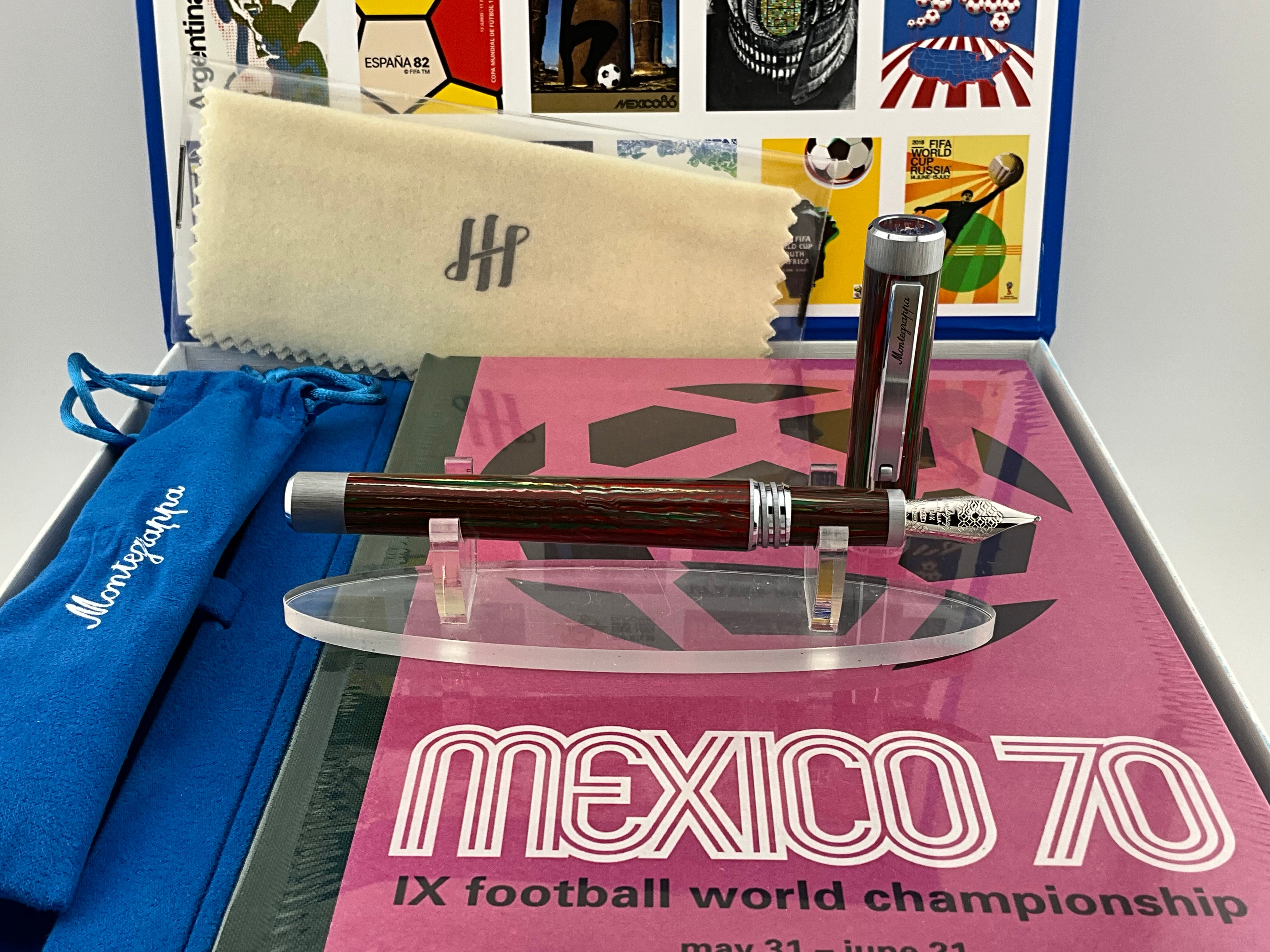 Montegrappa FIFA Classics Mexico Red & Green Resin Fountain Pen (F) ISZEF24P_M - THE SOLIST