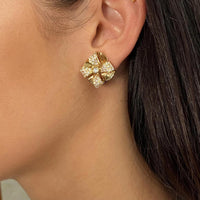 Luca Carati 18K Yellow Gold Diamond Flower Earrings 048309