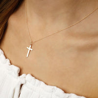 14K Yellow Gold Medium Cross Pendant Necklace 05/602