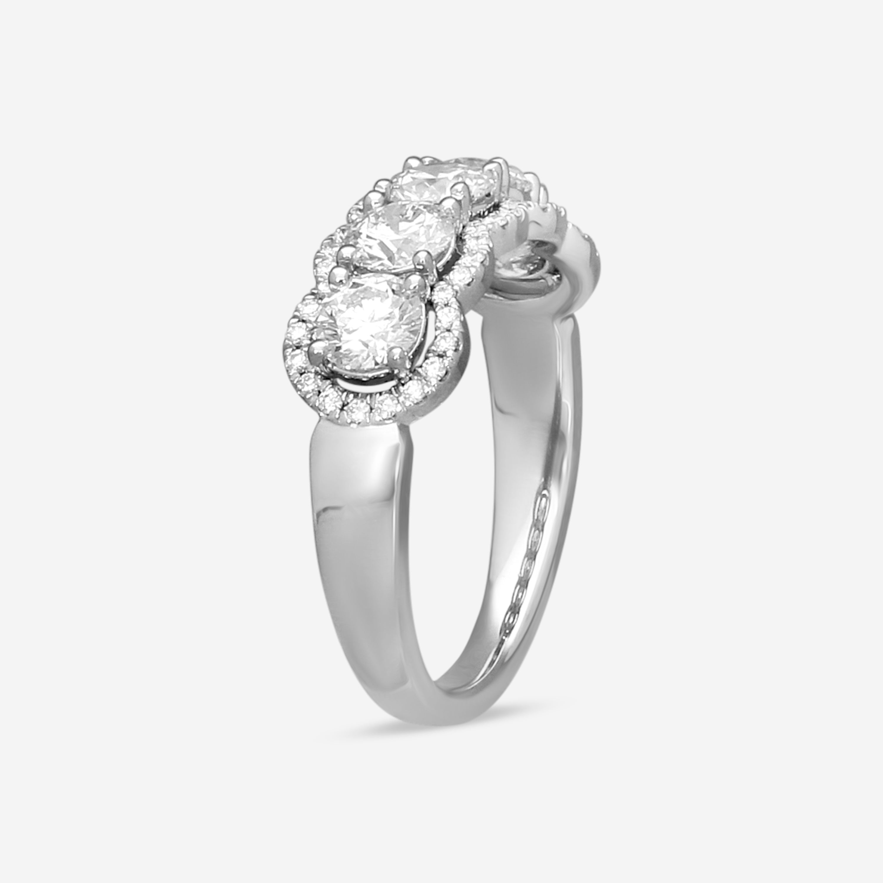Hearts On Fire Aurora Platinum Diamond Ring HBAHOF5H0155PL-C
