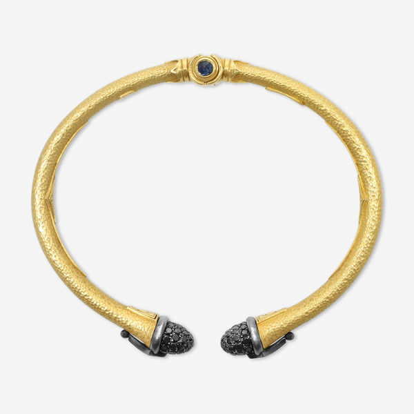 KONSTANTINO - "Callas" (Cuff) - 18K Gold Blk Diamond SAP Bracelet - BLK DIA: 1.26ctw.; SAP, 0.27Ct - BMK07058-18KT-509

Length: 6.5 INCHES
Retail $10,220.00 - THE SOLIST