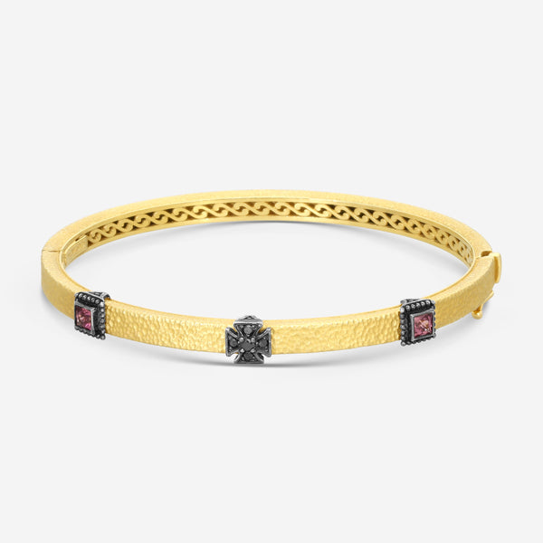 KONSTANTINO - "Callas" (Cuff) - 18K Gold Blk Diamond SAP Bracelet - BLK DIA: 0.186ctw.; SAP,0.3Ct - BMK07066-18KT-507

Length: 6.5 INCHES
Retail $7,150.00 - THE SOLIST