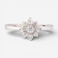 Gucci Flower 18K White Gold Diamond Ring YBC7962170010 - THE SOLIST