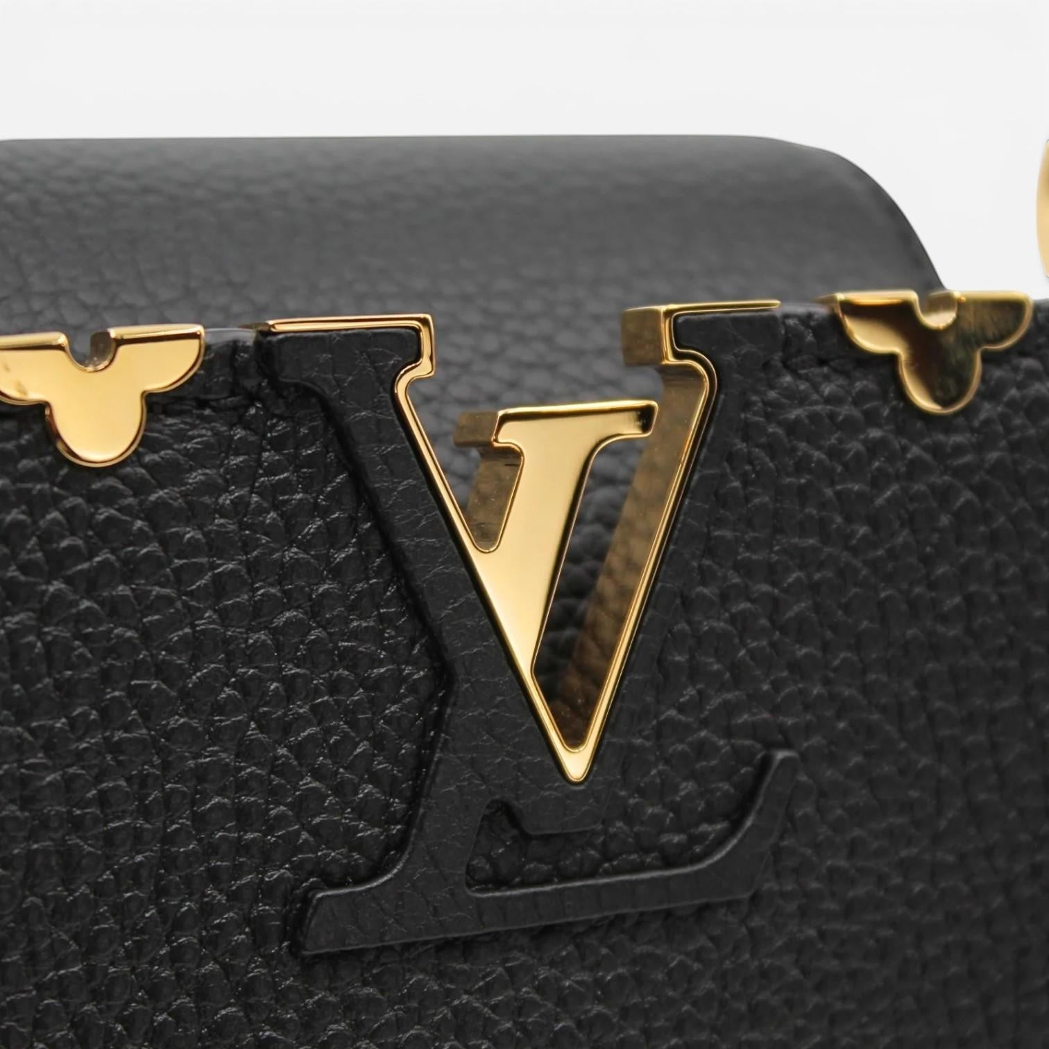 Louis Vuitton Capucines Mini Black Leather Handbag M56669