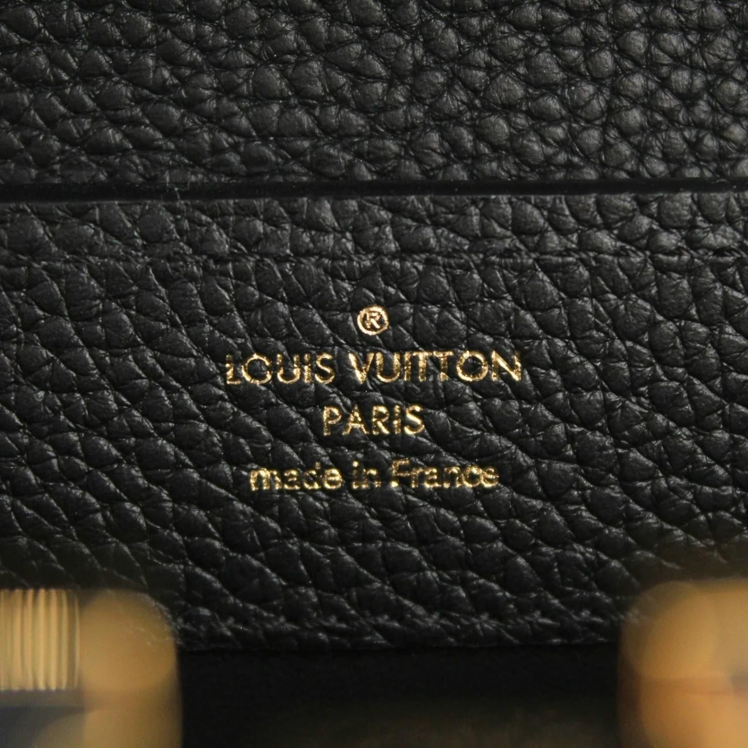 Louis Vuitton Capucines Mini Black Leather Handbag M56669
