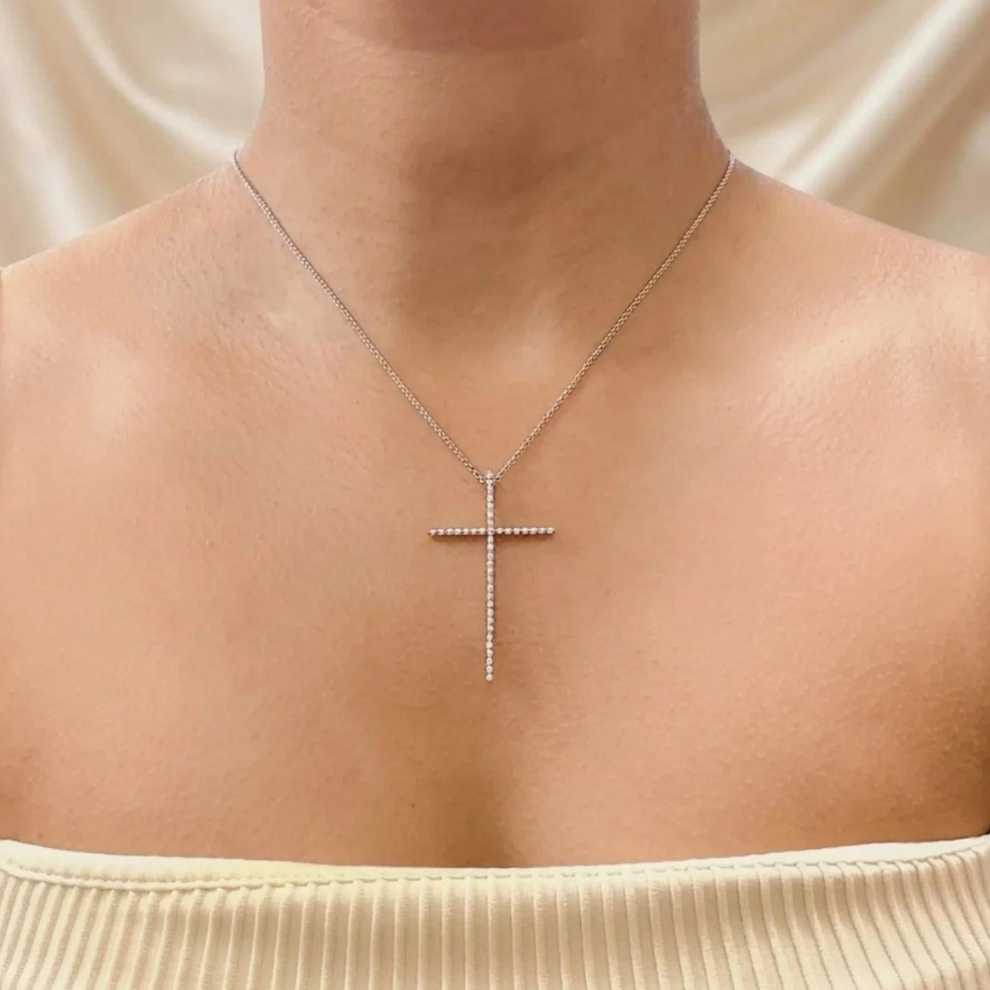 Crivelli 18K White Gold Diamond Cross Pendant Necklace 047639