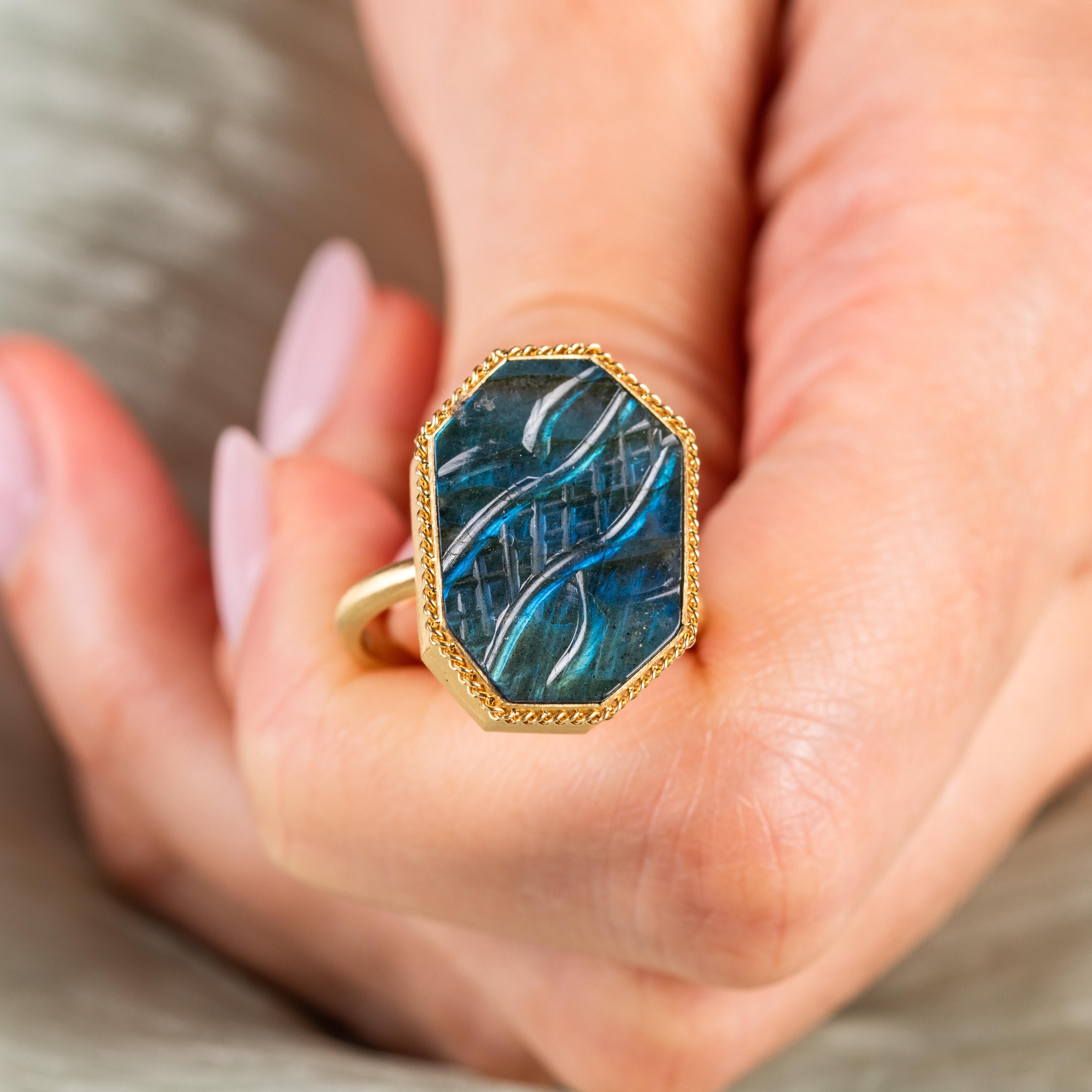 Amáli One of a Kind 18K Yellow Gold Labradorite Statement Ring Sz. 7 R-2726-LAB