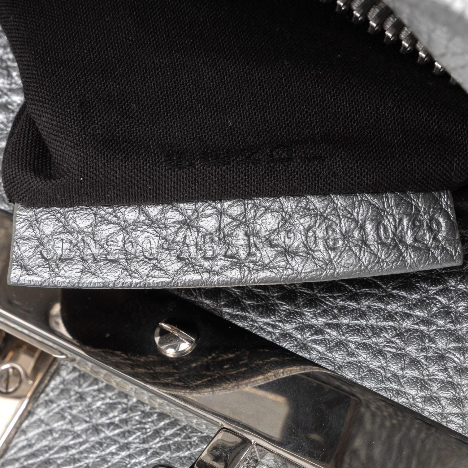 Fendi Peekaboo Grey/Silver Pebbled Calfskin Leather Medium Selleria Bag GTU0759