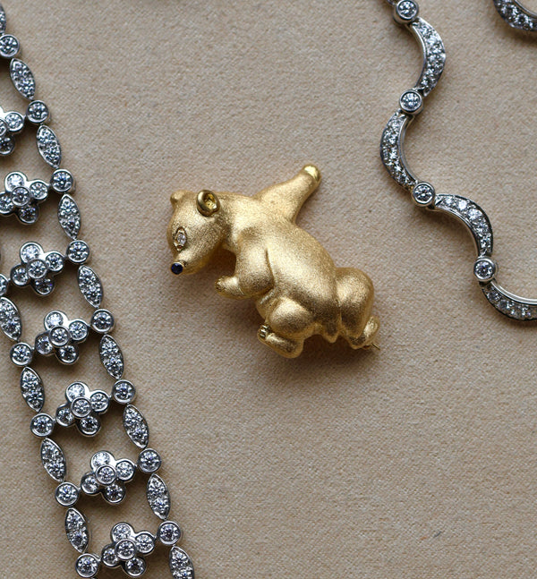 Suna 18K Yellow Gold Sapphire & Diamond Bear Pin P7142SY - THE SOLIST