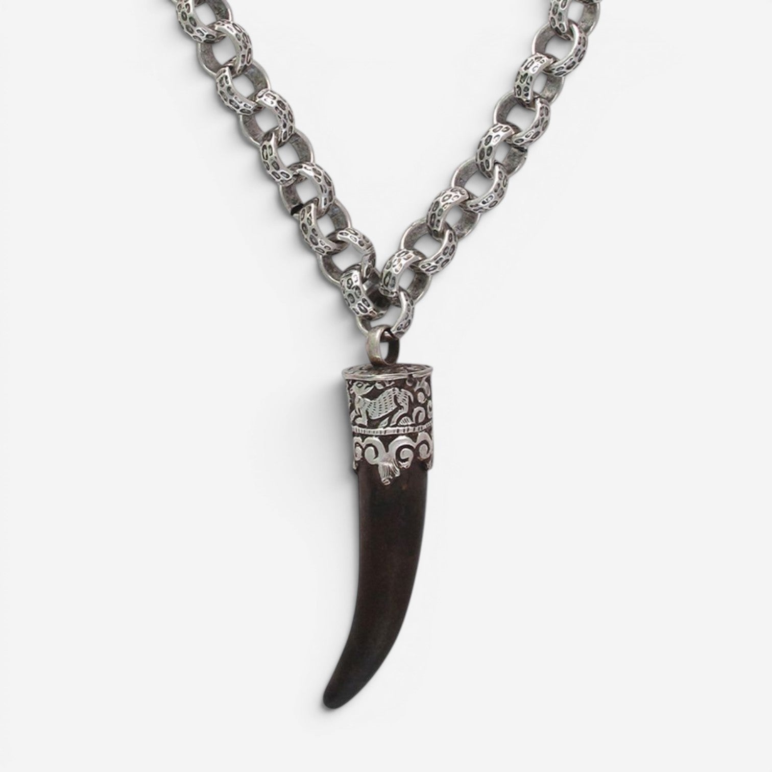Devon Leigh Silver Plated Brass Buffalo Horn Pendant Necklace N6473
