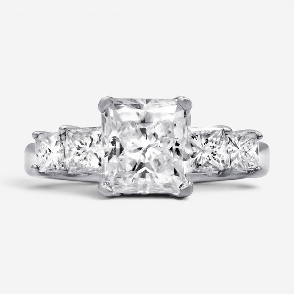 Diana M. Jewels 18K White Gold Diamond Engagement Ring Sz. 6 RAD373