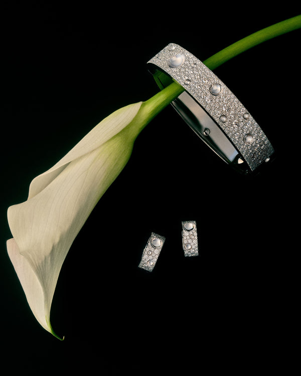 Roberto Coin Pois Moi Luna 18K White Gold Diamond Hoop Earrings 8882509AWERX