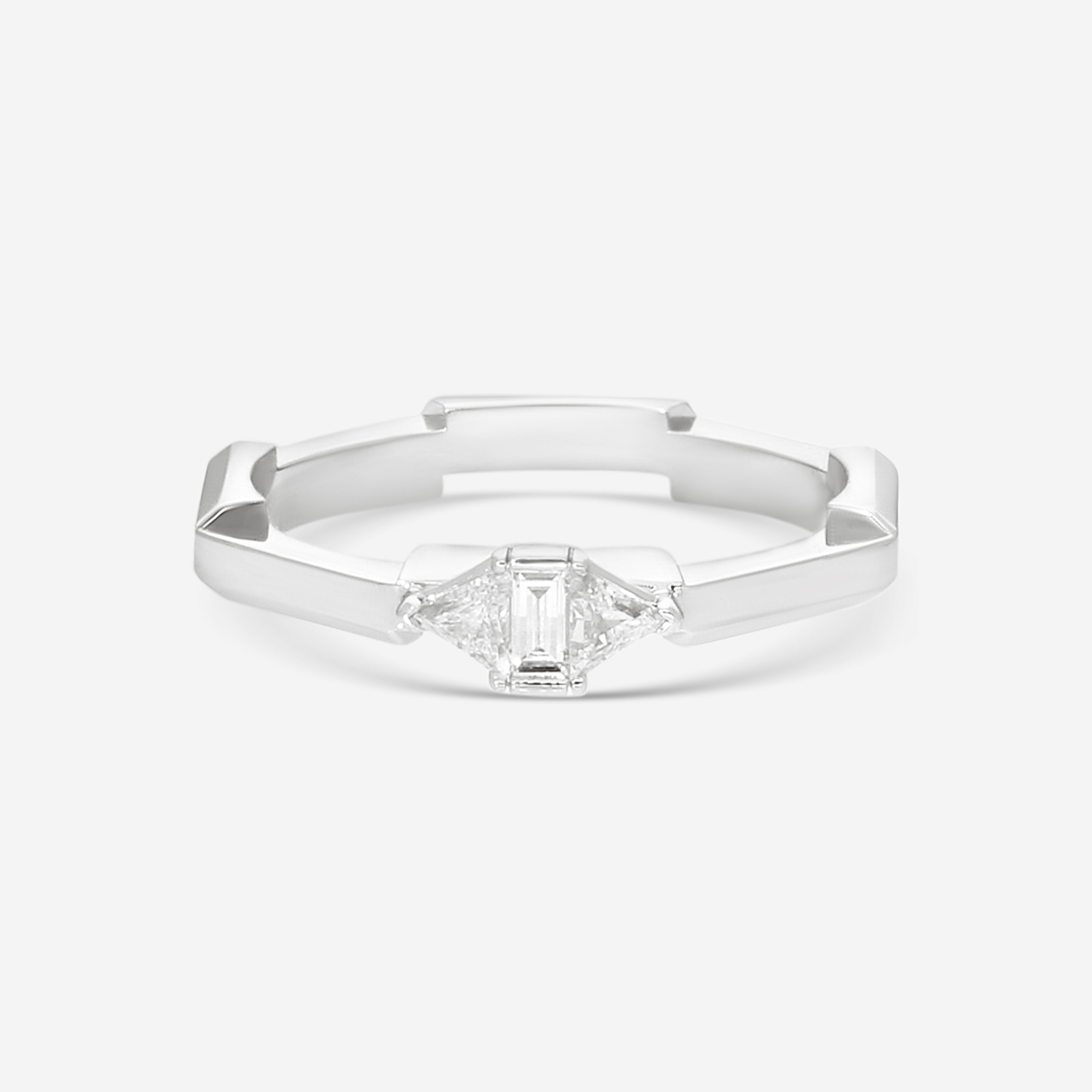 GUCCI Link to Love 18kt White Gold and Diamond Ring YBC744971002015 MSRP $3,450 - THE SOLIST