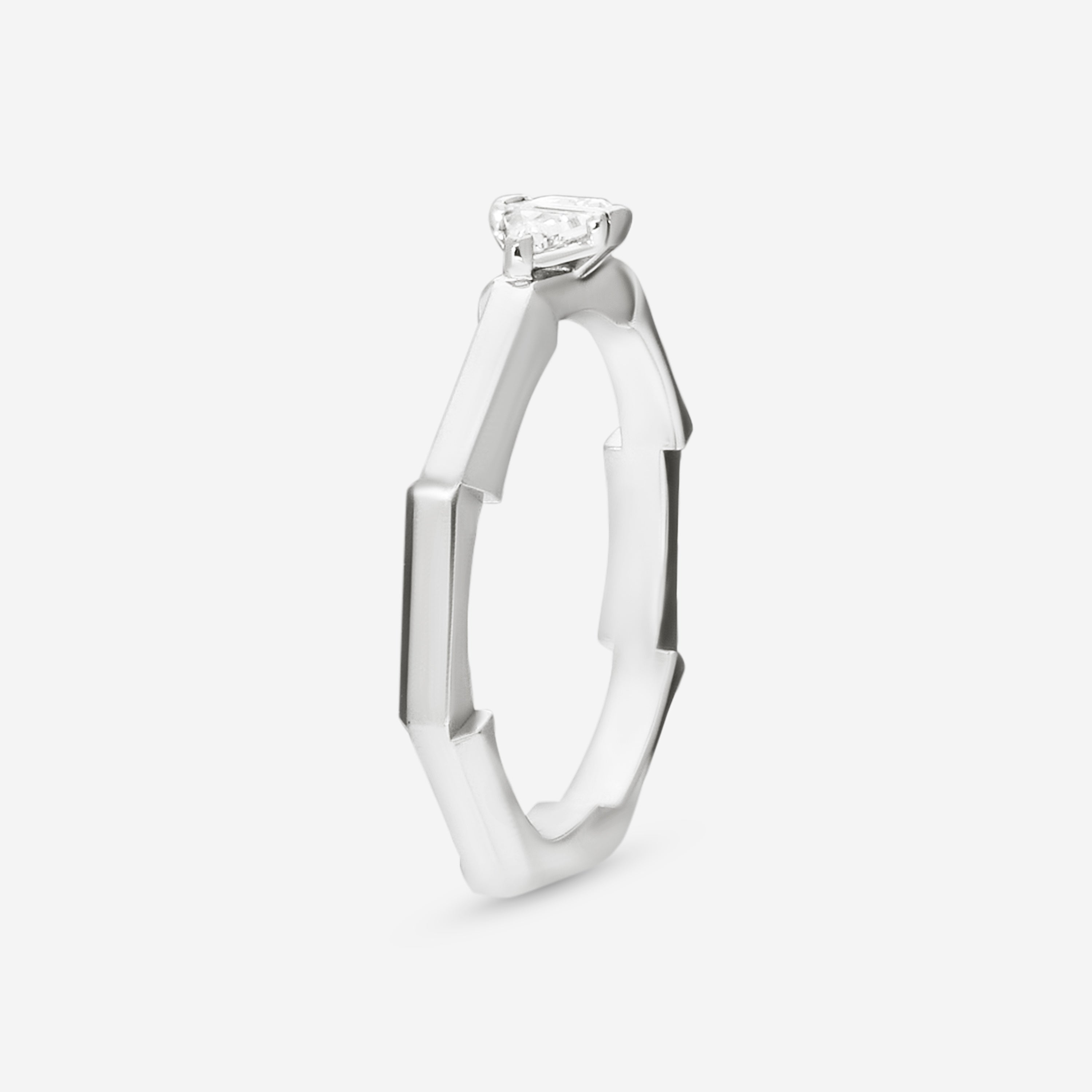 GUCCI Link to Love 18kt White Gold and Diamond Ring YBC744971002015 MSRP $3,450 - THE SOLIST