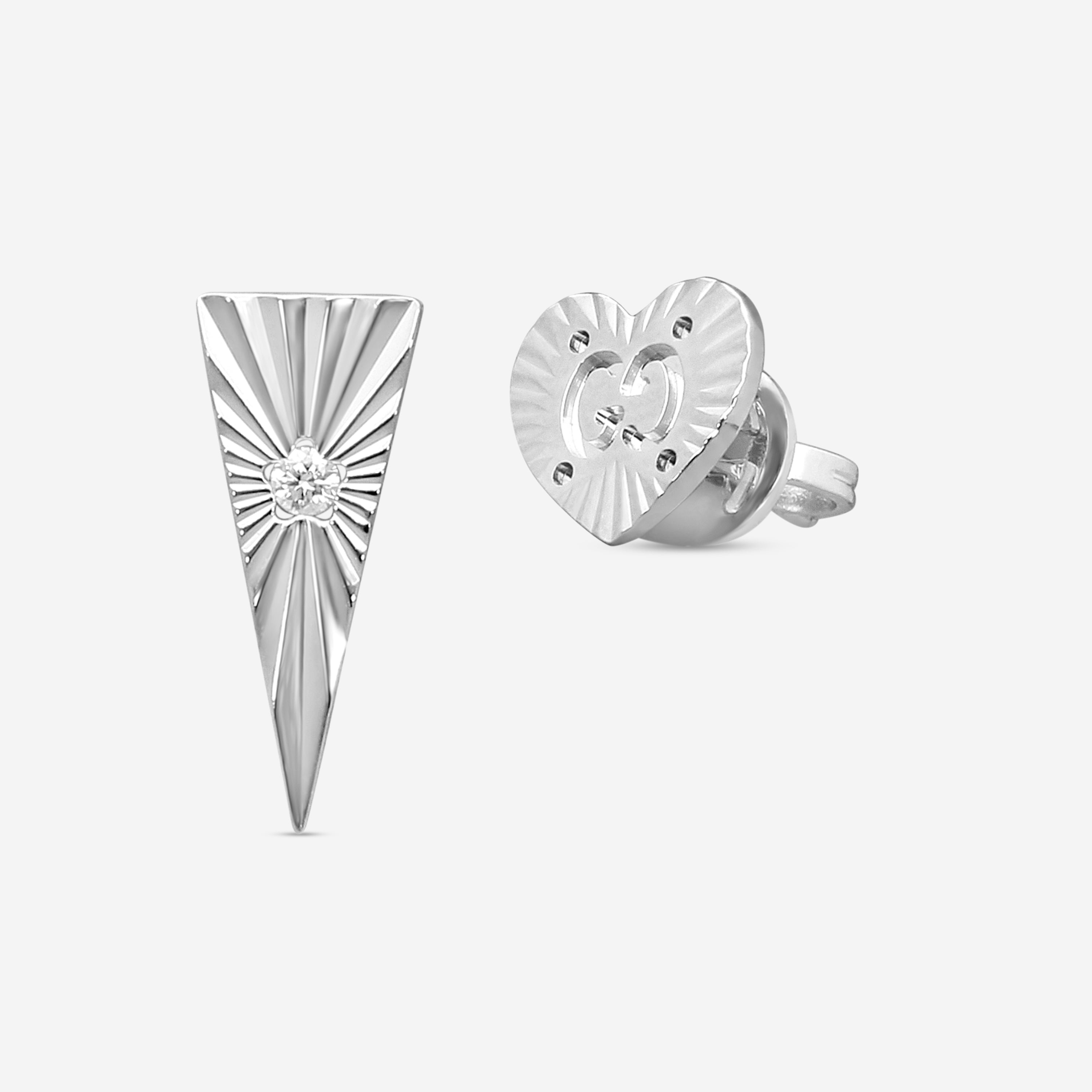 Icon 18K White Gold Diamond Stud Earrings YBD66206700100U