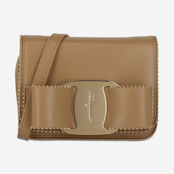 関税負担なし☆Salvatore Ferragamo VARA クロスバッグ Ferragamo Vara Bow Crossbody Bag, Black | Costco