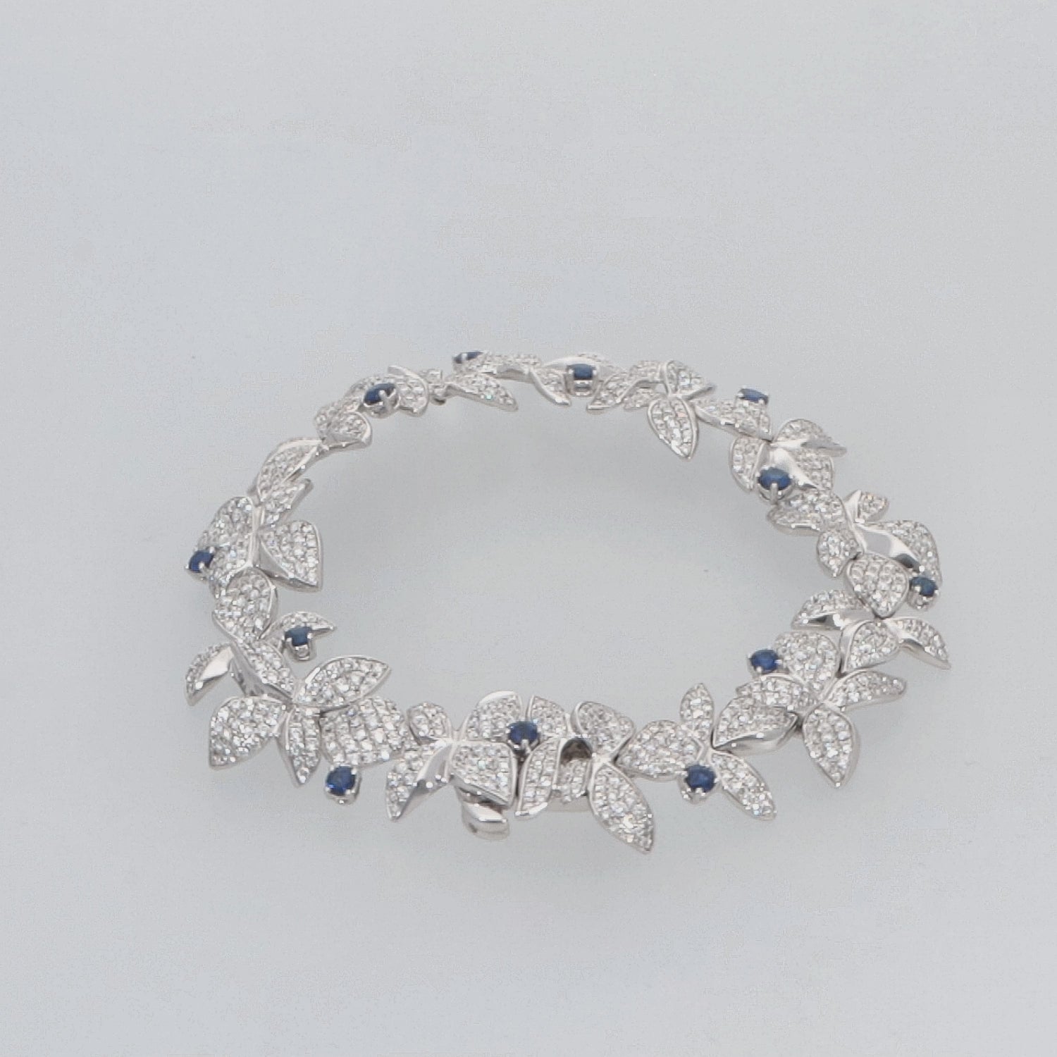 Gübelin Belize 18K White Gold Sapphire & Diamond Bracelet 40A-0549