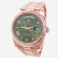 THE SOLIST Rolex Day-Date 40 automatic men's watch in 18K Everose gold with green dial, Roman numerals, and date/day display.