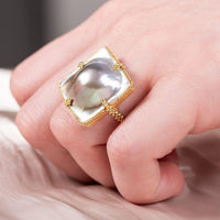 Amáli One of a Kind 18K Yellow Gold Mabe Pearl Statement Ring Sz. 7 R-2467-MP